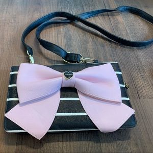 Betsey Johnson crossbody wallet bag purse pink bow